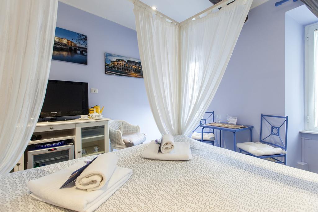 Rotondapantheon Bed & Breakfast *